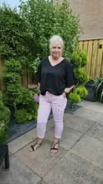 Zwarte blouse met ruffle mouw