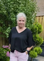 Zwarte blouse met ruffle mouw - Afbeelding 2